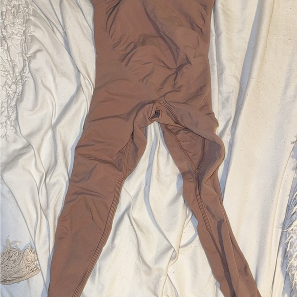 NEVER USED SHAPEWEAR✨ Skims MATERNITY SOLUTIONWEAR
TIGHT
SH-LEG-0149
SIENNA
S/M - Picture 7 of 8